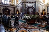 Святейший Патриарх Кирилл совершил в Храме Христа Спасителя утреню Великой Субботы с чином погребения