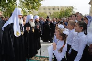 Святейший Патриарх Кирилл посетил храм Архистратига Божия Михаила в Бухаре