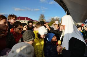 Святейший Патриарх Кирилл освятил место строительства социально-реабилитационного центра на территории Сергиево-Посадского дома-интерната для слепоглухих детей