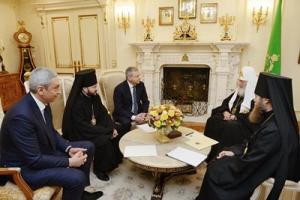 Святейший Патриарх Кирилл встретился с главой Северной Осетии В.З. Битаровым