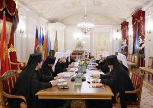 Святейший Патриарх Кирилл возглавил заседание Священного Синода в Санкт-Петербурге