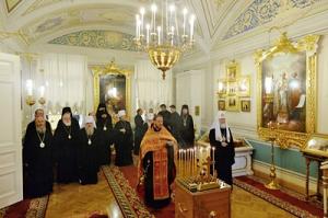 Участники заседания Священного Синода молитвенно почтили память митрополита Таллинского Корнилия и архиепископа Макаровского Илария