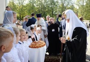 Святейший Патриарх Кирилл совершил чин великого освящения храма блаженной Матроны Московской в Дмитровском г. Москвы