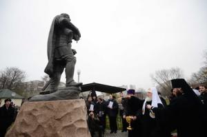 Предстоятель Русской Церкви освятил памятник святому благоверному князю Александру Невскому в Балтийске