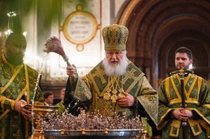 В канун празднования Входа Господня в Иерусалим Святейший Патриарх Кирилл совершил всенощное бдение в Храме Христа Спасителя