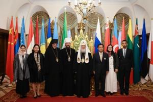 Святейший Патриарх Кирилл встретился с делегацией Королевства Таиланд