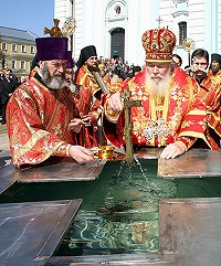 Святые источники России (Телепрограмма 07.04.07) (комментарий в зеркале СМИ)