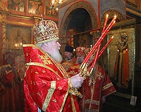 Святейший Патриарх Алексий совершил Божественную литургию в Архангельском соборе Московского Кремля Святейший Патриарх Алексий совершил Божественную литургию в Архангельском соборе Московского Кремля