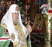 Святейший Патриарх Алексий совершил молебен у раки с мощами святителя Тихона Святейший Патриарх Алексий совершил молебен у раки с мощами святителя Тихона