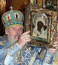 В канун праздника Казанской иконы Божией Матери Святейший Патриарх Алексий совершил Всенощное бдение в Богоявленском кафедральном соборе