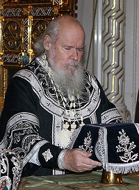 Предстоятель совершил Литургию Преждеосвященных Даров (комментарий в свете веры)