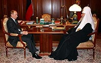 Святейший Патриарх Московский и всея Руси Алексий II и Президент России В.В.Путин обсудили подготовку к празднованию Дня Победы Святейший Патриарх Московский и всея Руси Алексий II и Президент России В.В.Путин обсудили подготовку к празднованию Дня Победы