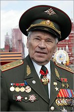 Патриаршее поздравление конструктору М.Т. Калашникову с 90-летием со дня рождения Патриаршее поздравление конструктору М.Т. Калашникову с 90-летием со дня рождения