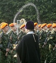 Первые священники появятся в российской армии уже до конца этого года Первые священники появятся в российской армии уже до конца этого года