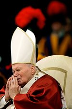 Рассекреченные материалы Национальных архивов Великобритании проливают свет на советско-ватиканские отношения времен понтификата Иоанна Павла II