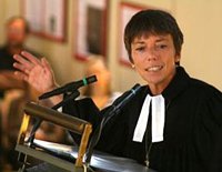 Совет Евангелической церкви Германии поддержал своего главу - Маргот Кессман, задержанную на днях полицией за вождение автомобиля в нетрезвом состоянии