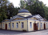 Святейший Патриарх Кирилл совершил литию на могиле своих родителей Святейший Патриарх Кирилл совершил литию на могиле своих родителей