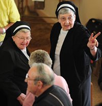 Во Франции около 70 бывших кюре и монахинь объединились в ассоциацию и требуют от священноначалия увеличить размер своих пенсий