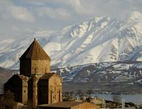 В Армении Литургию в церкви на острове Ахтамар расценили как «политическое шоу» турецких властей В Армении Литургию в церкви на острове Ахтамар расценили как «политическое шоу» турецких властей