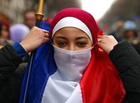 Конституционный совет Франции одобрил запрет на паранджу