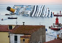 Капеллан лайнера "Costa Concordia" во время катастрофы спас от осквернения Святые Дары и помог эвакуировать пассажиров на берег Капеллан лайнера "Costa Concordia" во время катастрофы спас от осквернения Святые Дары и помог эвакуировать пассажиров на берег