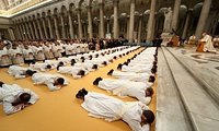 Более 8 тысяч бельгийских католиков подписали петицию с требованием к епископату принять экстренные меры для решения проблемы нехватки священников Более 8 тысяч бельгийских католиков подписали петицию с требованием к епископату принять экстренные меры для решения проблемы нехватки священников