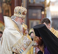 Слово Святейшего Патриарха Кирилла при вручении архиерейского жезла Преосвященному Амвросию (Мунтяну), епископу Нефтекамскому и Белебеевскому Слово Святейшего Патриарха Кирилла при вручении архиерейского жезла Преосвященному Амвросию (Мунтяну), епископу Нефтекамскому и Белебеевскому