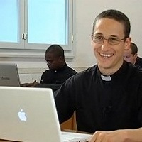 Более 80 % американских католических священников не жалеют о том, что приняли сан Более 80 % американских католических священников не жалеют о том, что приняли сан