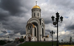 В день памяти великомученика Георгия Победоносца Предстоятель Русской Церкви совершил Литургию в Георгиевском храме на Поклонной горе