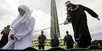 Суданские власти ежегодно подвергают порке сотни женщин христианок и мусульманок Суданские власти ежегодно подвергают порке сотни женщин христианок и мусульманок