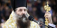 Греческий митрополит пригрозил отлучением от Церкви политикам, выступающим за признание однополых "браков" Греческий митрополит пригрозил отлучением от Церкви политикам, выступающим за признание однополых "браков"