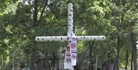 В Харькове спилили памятный крест воинам УПА