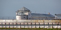 Сотрудники вологодской колонии для пожизненно заключенных пытаются сохранить древние фрески Сотрудники вологодской колонии для пожизненно заключенных пытаются сохранить древние фрески