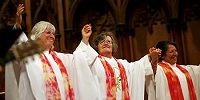 В США женщину-католичку «рукоположили» в «священники» В США женщину-католичку «рукоположили» в «священники»