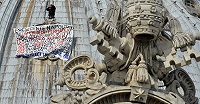 Протестующий итальянец в пятый раз взобрался на собор Святого Петра