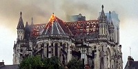 Во французском Нанте от пожара сильно пострадала историческая базилика