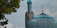Власти Петербурга отмечают рост числа молельных комнат, неподконтрольных официальному исламскому духовенству