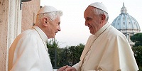 Папа Франциск считает, что Бенедикт XVI продолжает совершать «Петрово служение»