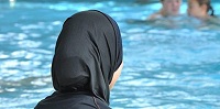 Страсбургский суд обязал школьниц-мусульманок в Швейцарии посещать общие с мальчиками уроки по плаванию