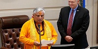 В сенате штата Оклахома (США) впервые в истории прочитана индуистская молитва