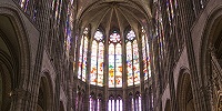 Знаменитая базилика Сен-Дени с некрополем французских королей подверглась вандализму