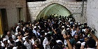 Толпа палестинцев осквернила гробницу Иосифа в Наблусе на Западном берегу Иордана