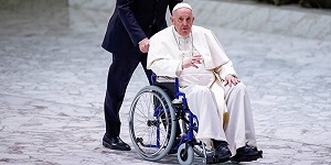Кардинал Паролин опроверг слухи о планах папы Франциска уйти в отставку