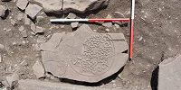 В Шотландии найдена древняя пиктская каменная плита-крест, вырезанная около 1500 лет назад