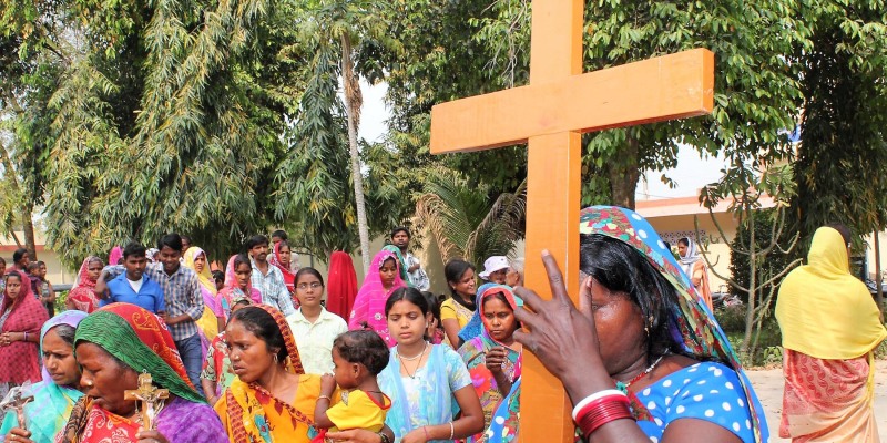 В северной Индии христианского священника и мирянина тяжко ранили за проповеди