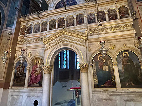 В церкви Святых Феодоров в Афинах при реставрации обнаружены скрытые фрески и скульптуры