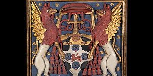 Проданный с аукциона в Англии рельеф идентифицирован как герб кардинала Томаса Уолси