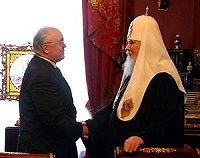 На встрече с В.А.Садовничим Святейший Патриарх Алексий вручил ректору МГУ орден святителя Макария, Митрополита Московского, I степени На встрече с В.А.Садовничим Святейший Патриарх Алексий вручил ректору МГУ орден святителя Макария, Митрополита Московского, I степени