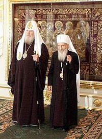 По окончании встречи в Свято-Даниловом монастыре Святейший Патриарх Московский и всея Руси Алексий II и Святейший Патриарх Сербский Павел ответили на вопросы корреспондентов СМИ По окончании встречи в Свято-Даниловом монастыре Святейший Патриарх Московский и всея Руси Алексий II и Святейший Патриарх Сербский Павел ответили на вопросы корреспондентов СМИ