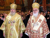 Предстоятели Русской и Албанской Православных Церквей совершили Божественную литургию в Успенском соборе Кремля Предстоятели Русской и Албанской Православных Церквей совершили Божественную литургию в Успенском соборе Кремля